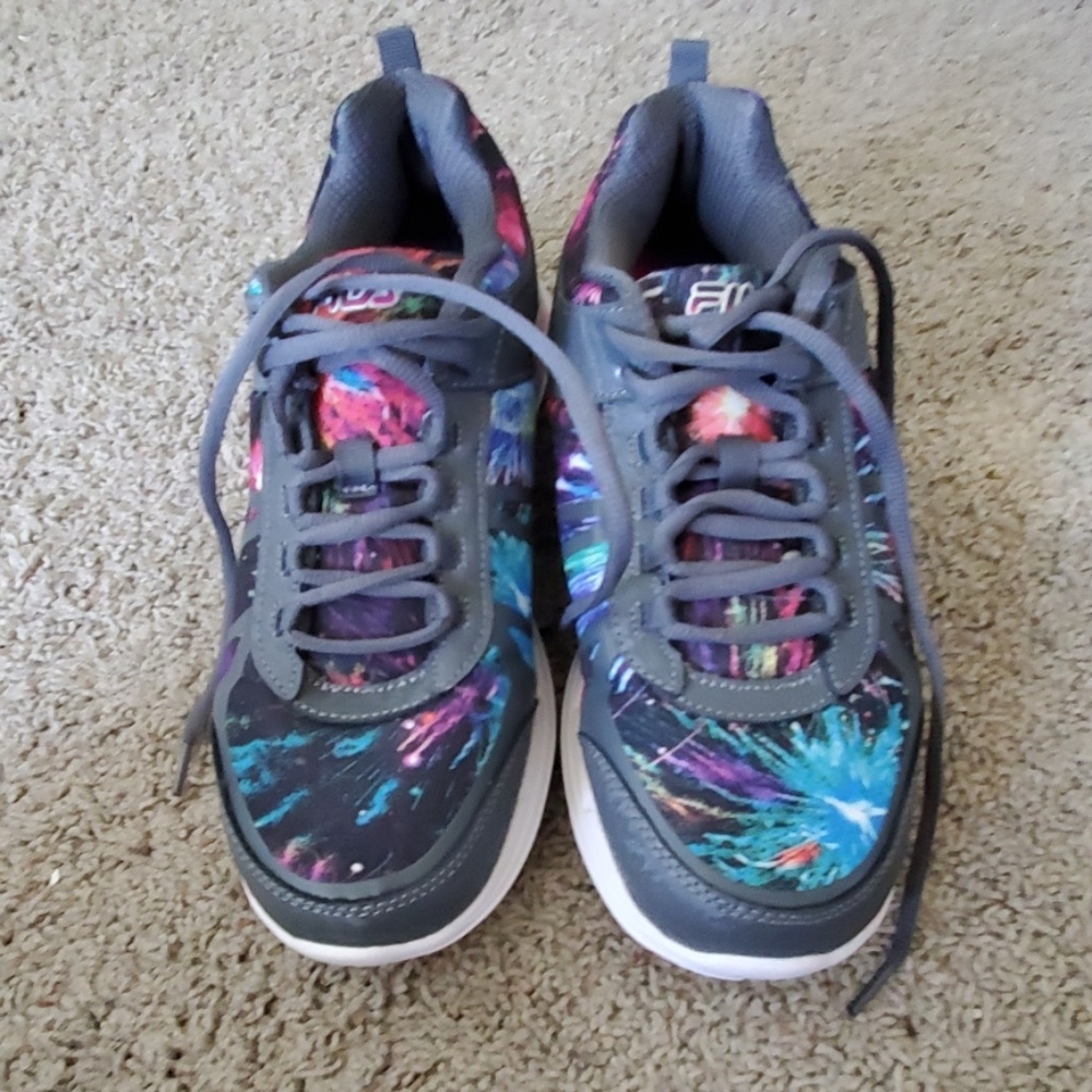 Womens Fila gym shoes